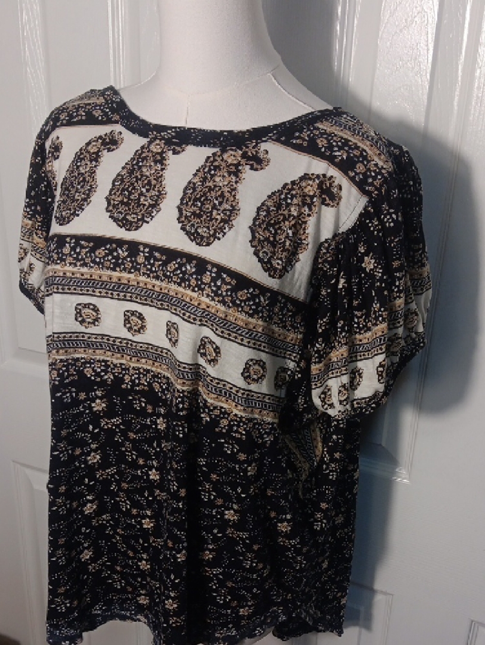 Free People Navy Paisley Border Print Short Sleeve Blouse - Picture 4 of 13